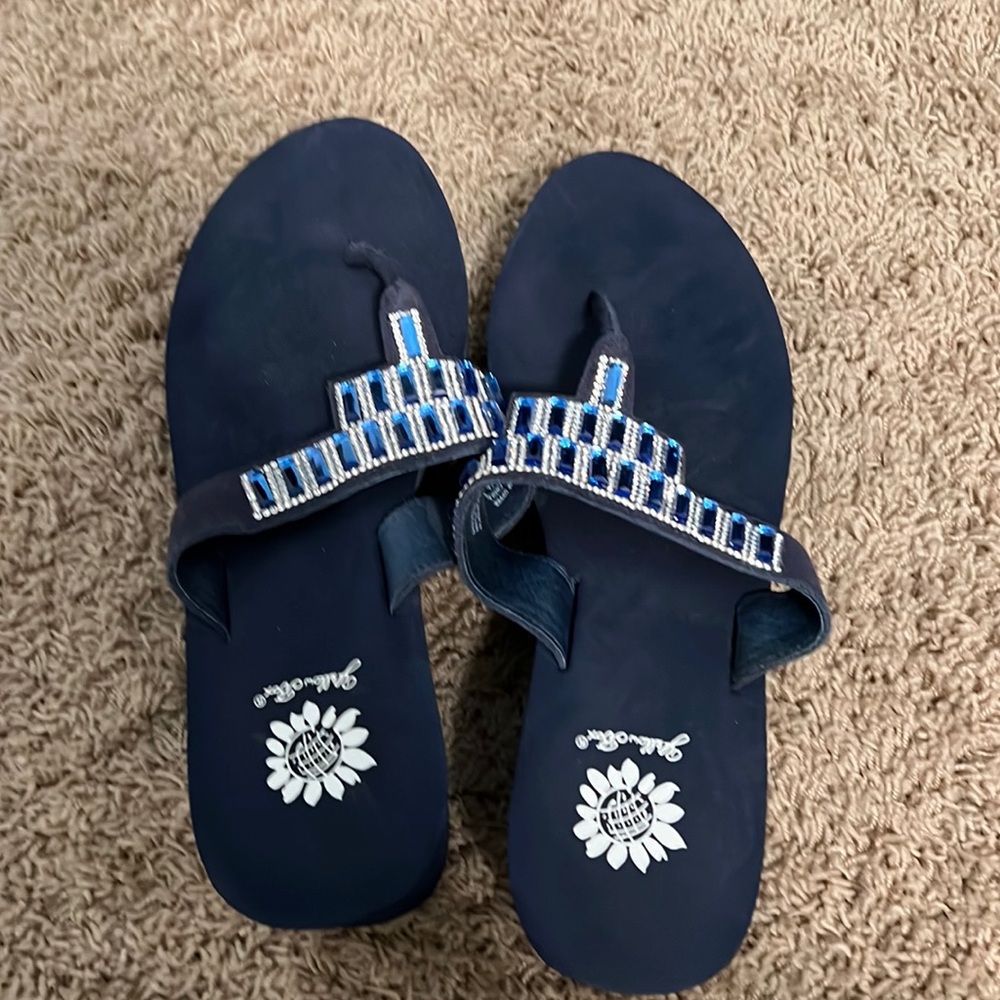 Navy rhinestone Yellow Box flip flops - size 11